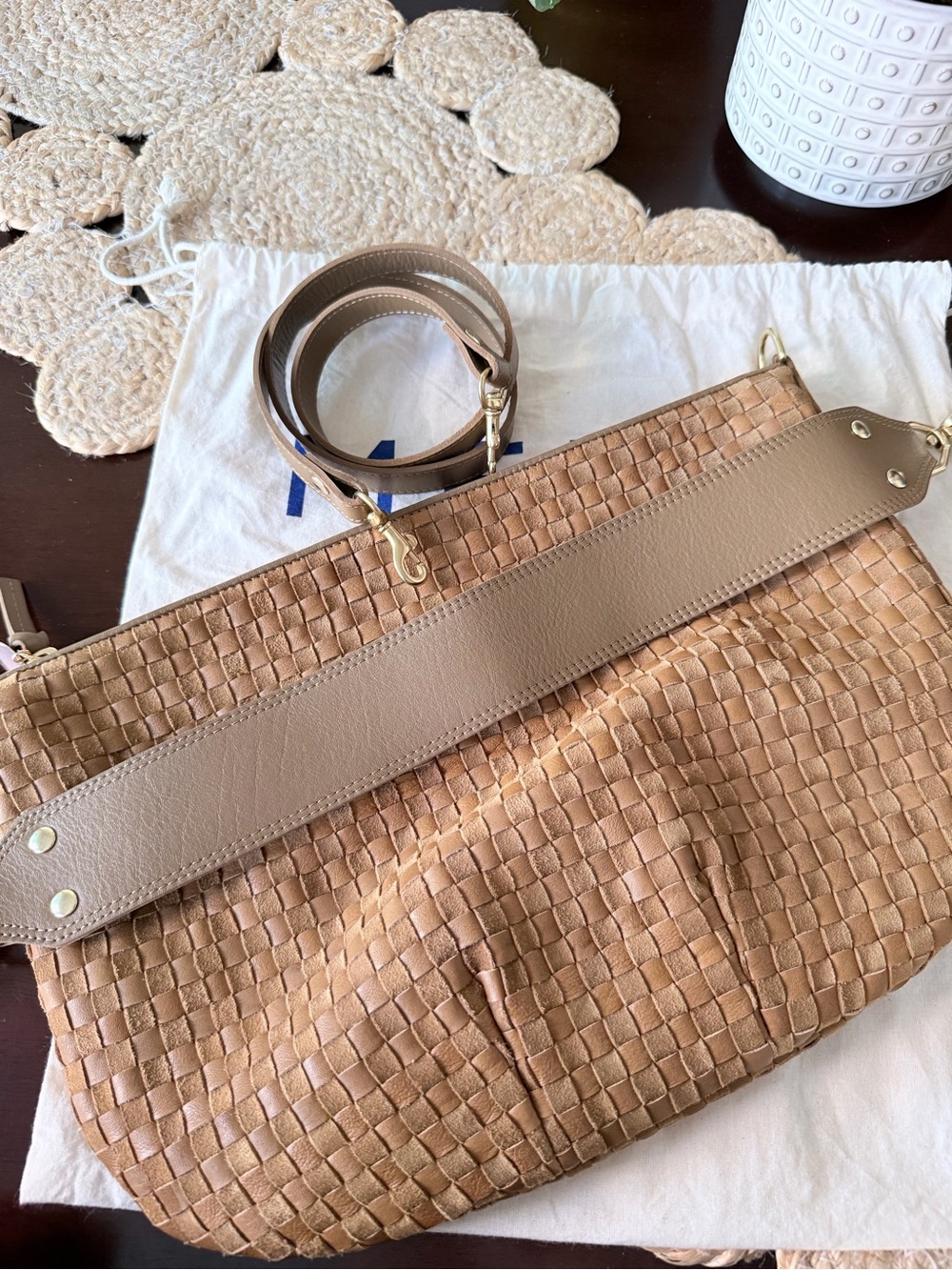 Clare V. Moyen Messenger in Sequoia - Picture 10 of 13
